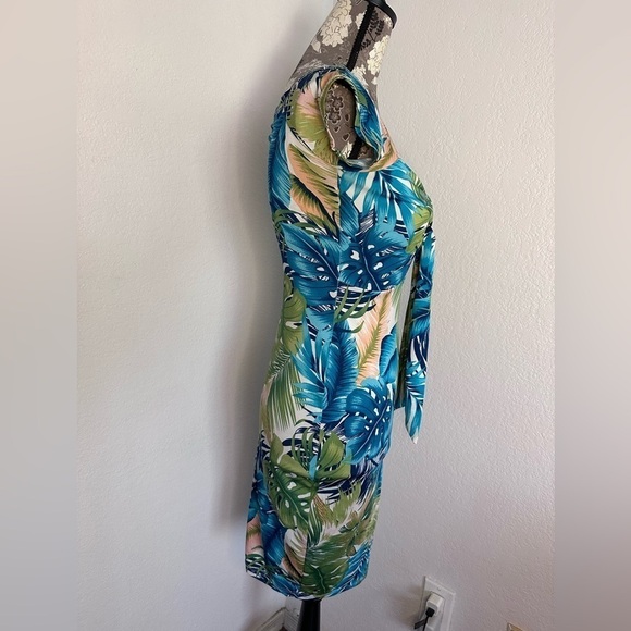 Privy Tropical Floral Print with Tie Front Body Con dress in blues & greens-XS - Picture 3 of 13